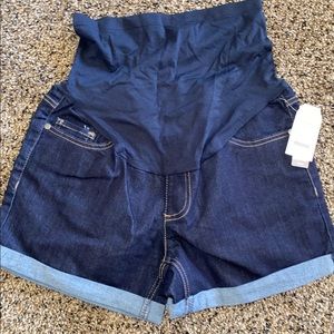 Maternity shorts